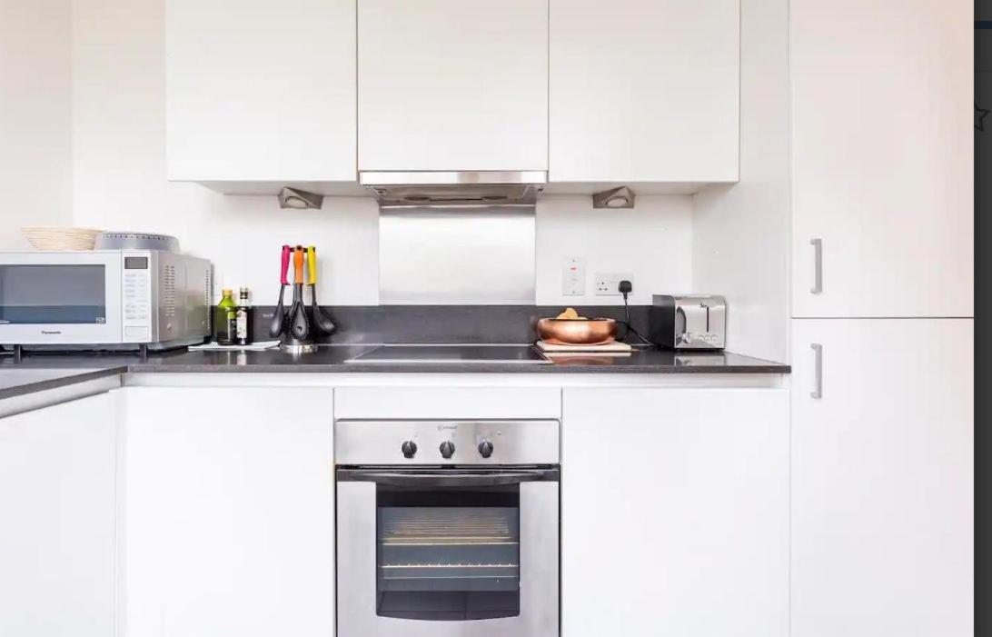 Apartament Luxury Cosy With Stunning Skyline Views! Londra